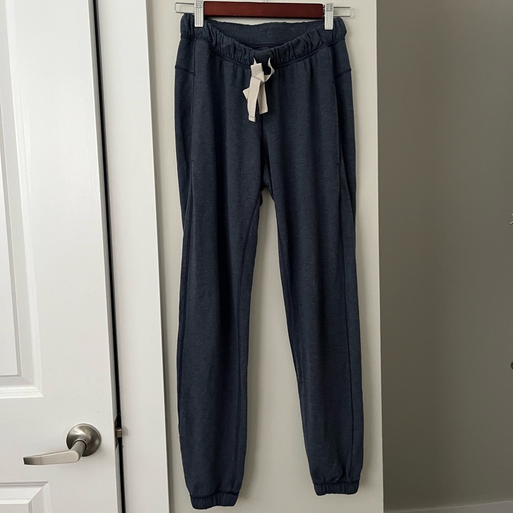 Lululemon tie-waist joggers